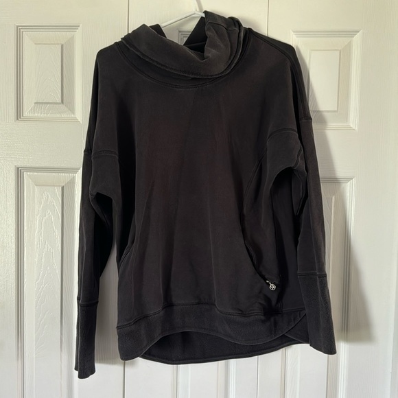 lululemon athletica Tops - Lululemon Slouch Neck Hoodie Size 10❤️❤️